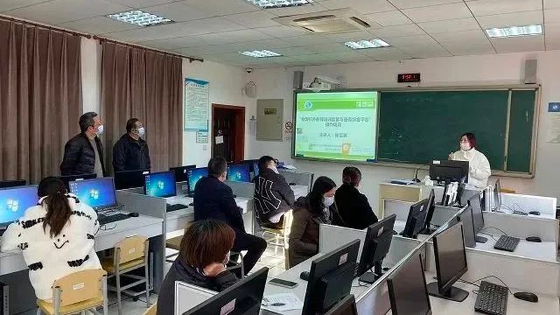 新员工培训与老带新：两种策略的深层解析与区别