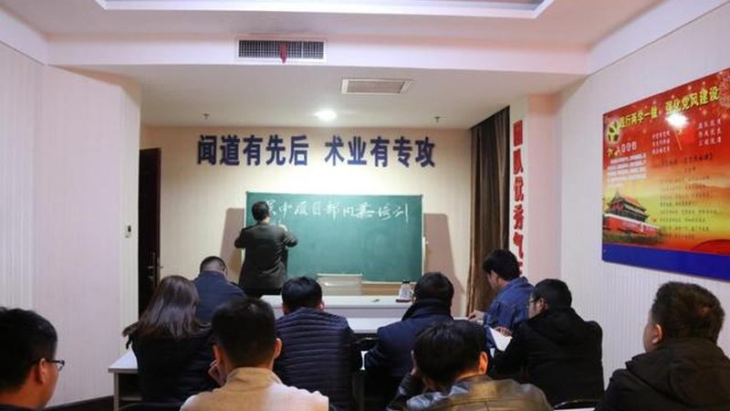 小标题：成人高考复习资料，选对才是关键